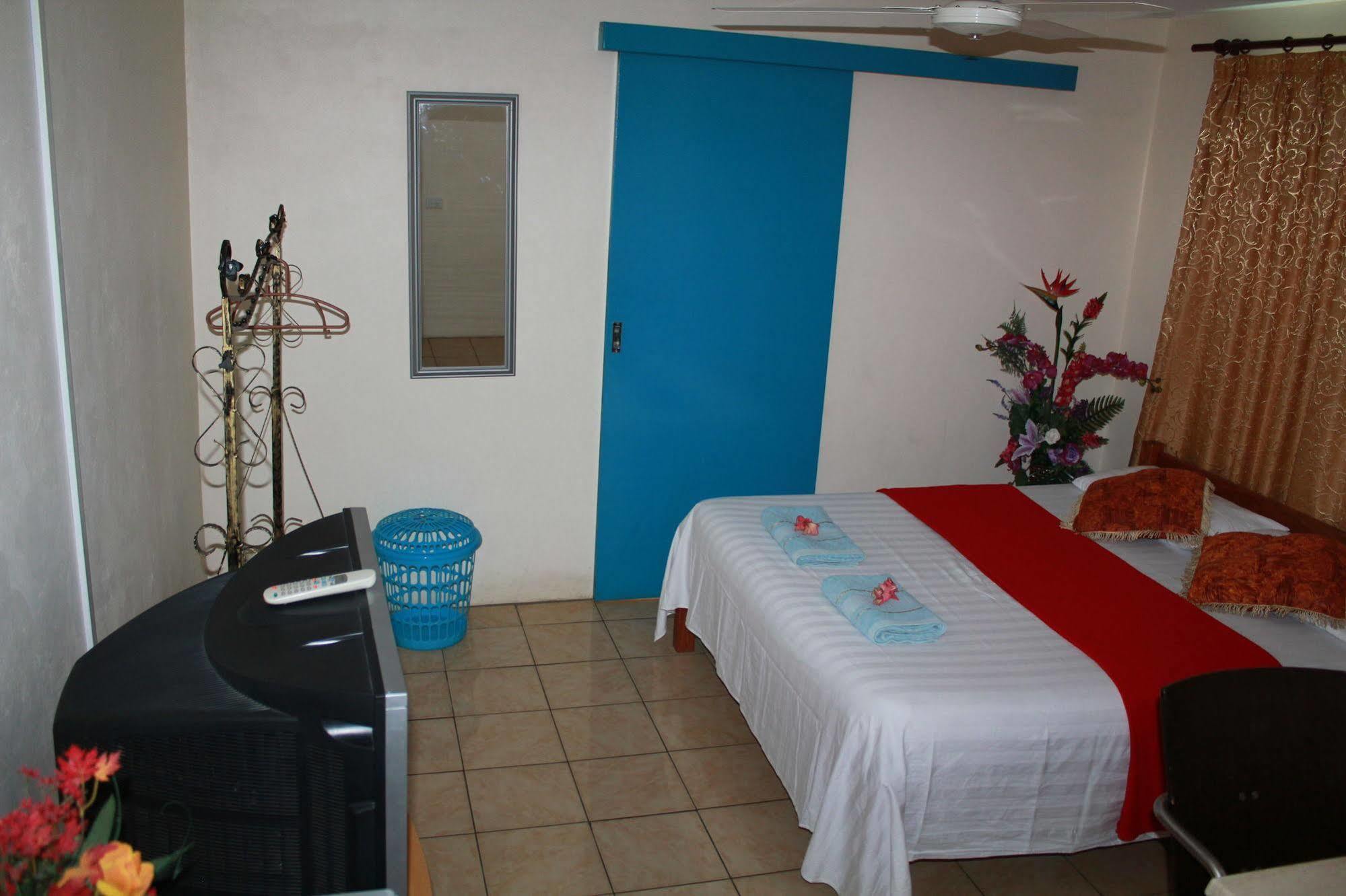 Pacific Paradise Motel Port Vila Dış mekan fotoğraf